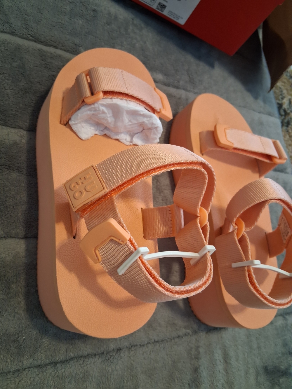 NEW W/BOX HUGO US SIZE 6 ZARALYN Peach Adjustable Strap Platform Sandals
